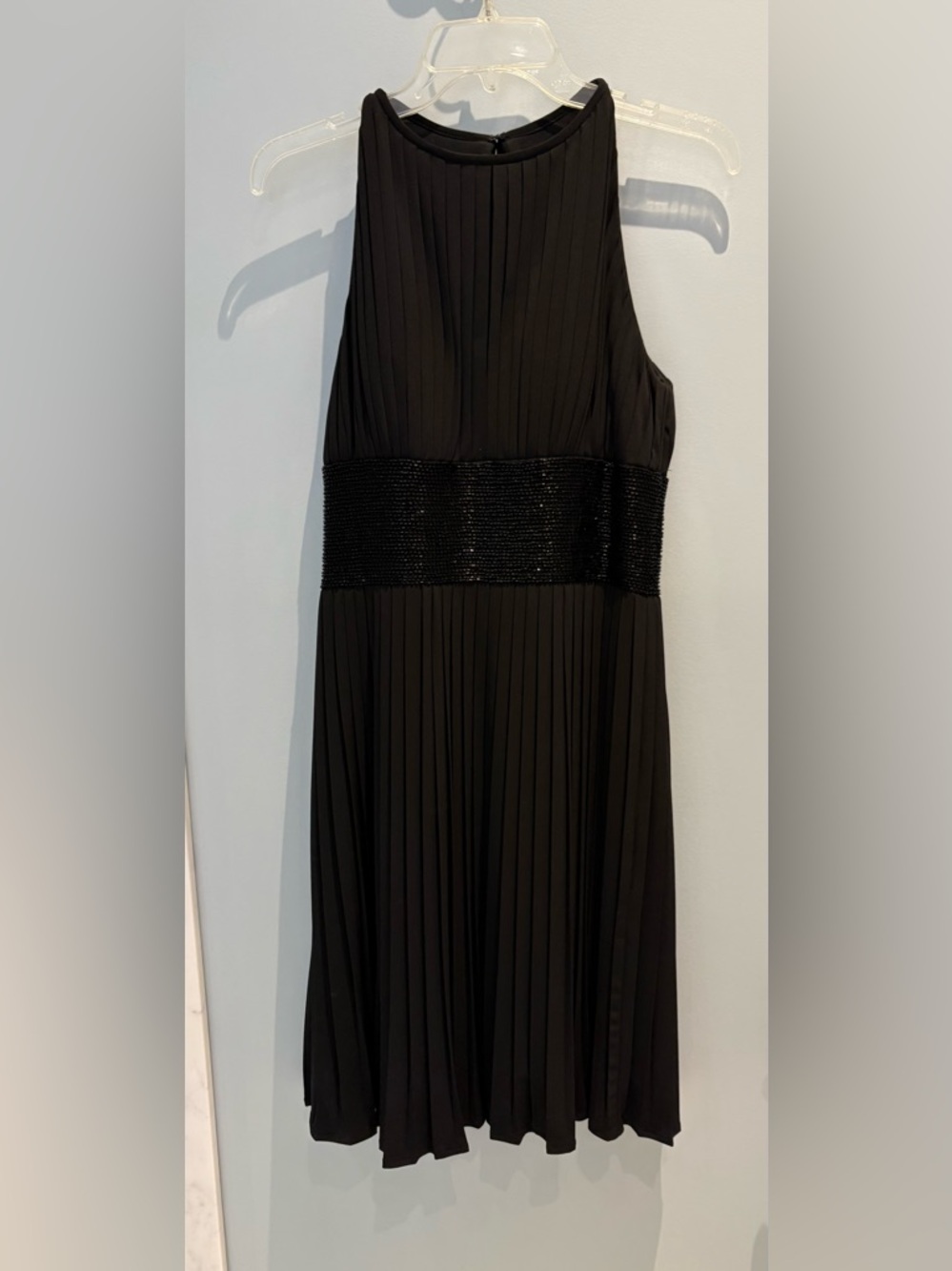 Elegant Brian Bailey Sleeveless Black Pleated Dress with Beaded Waist